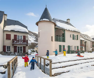 CHRISTMAS AND NEW YEAR'S EVE